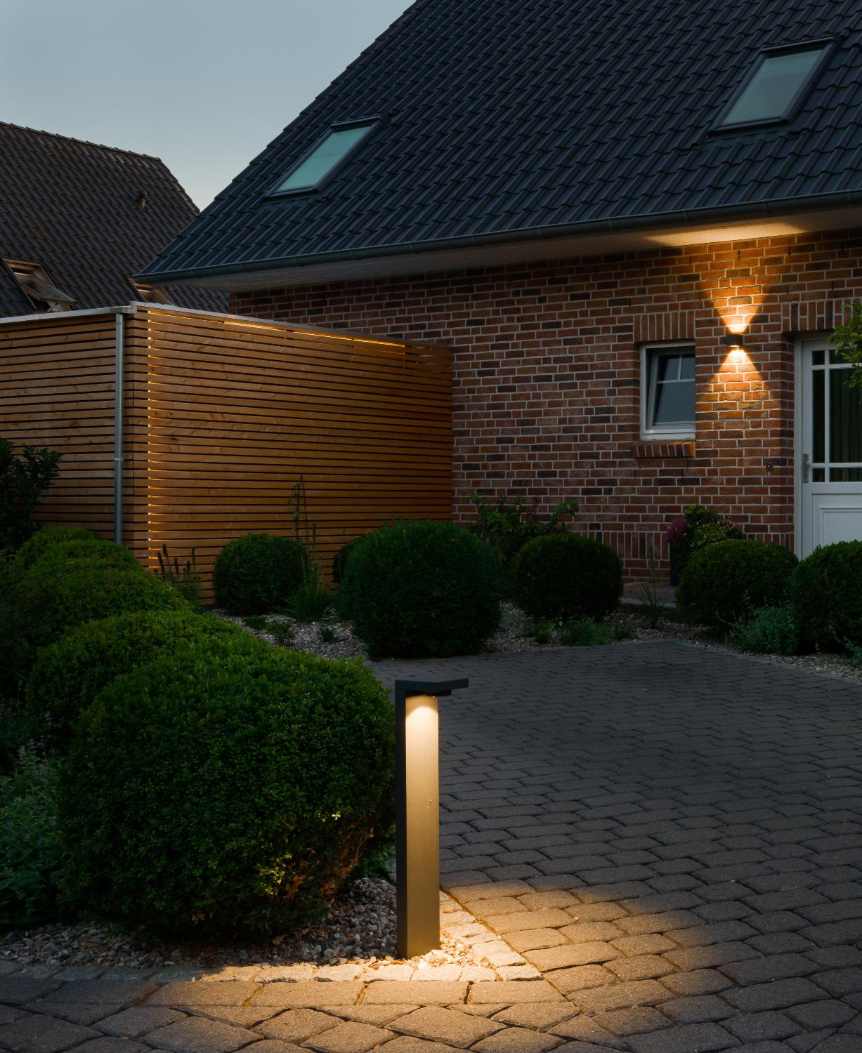 den-tru-san-vuon-atlas